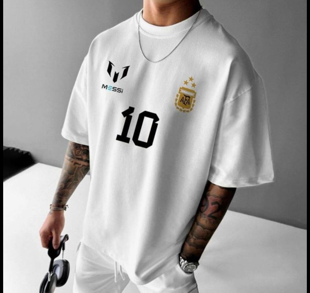 El 10 — Remera blanca modelo
